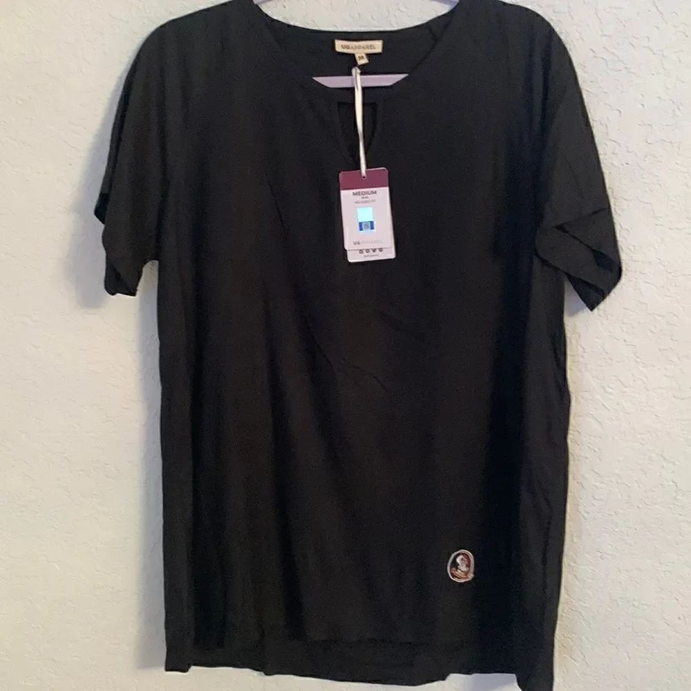 New UGapparel Relaxed Fit Women’s Top. Size M